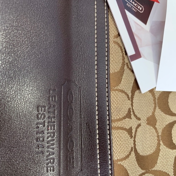 Coach purse. - Picture 6 of 8